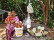 honey-and-bee-brood-vendors-landscape-00220211010_121816